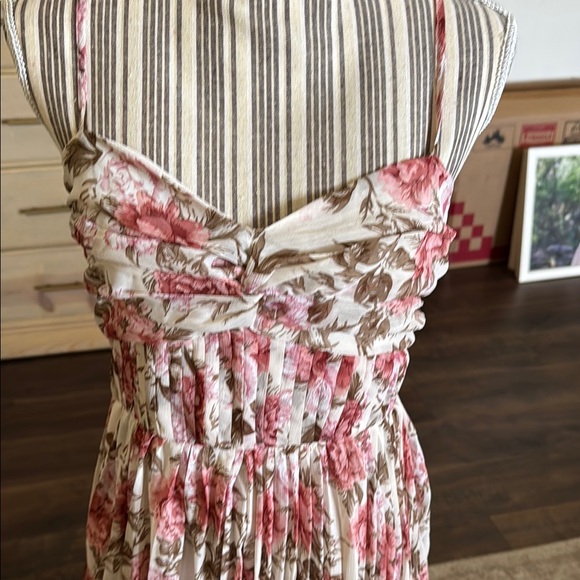 Storia Pink and Red Pleated Maxi Sundress - Picture 2 of 5
